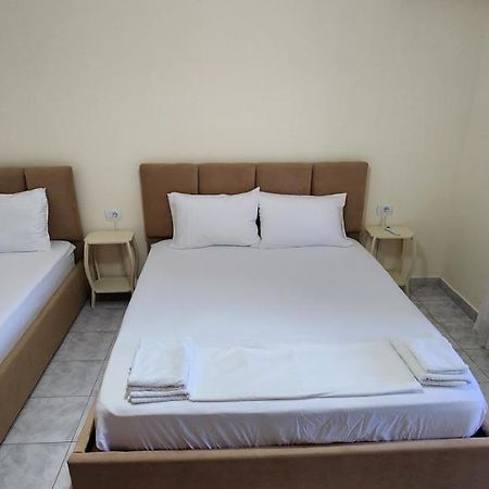 Apartament Teuta Përmet 外观 照片